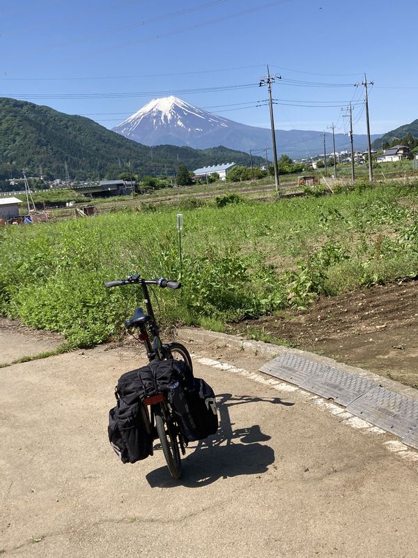 三つ峠辺りから富士山を眺める